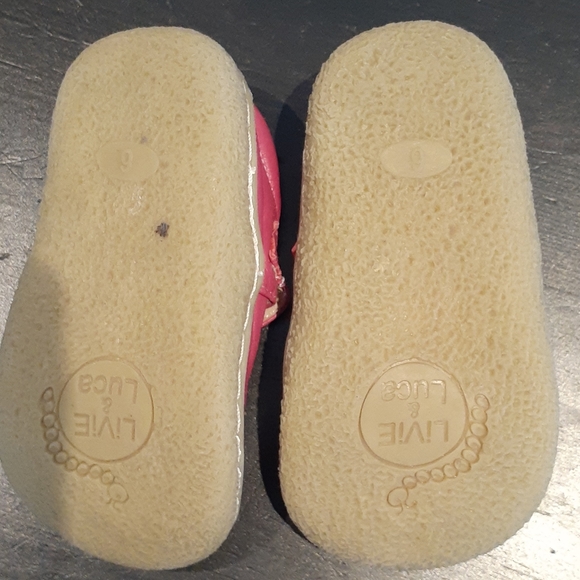 LIVIE & LUCA Leather Toddler Girls Shoes, Size 6 - Picture 3 of 3